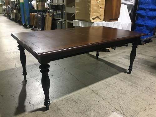 ダイニングテーブル