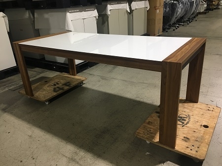 ダイニングテーブル(ヒュルスター）