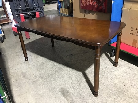 ダイニングテーブル