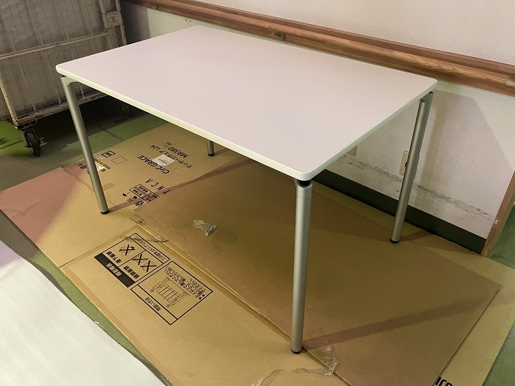 ミーティングテーブル
