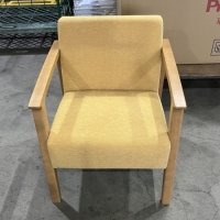 アームチェア(ロンジー)イエロー