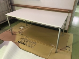 ミーティングテーブル